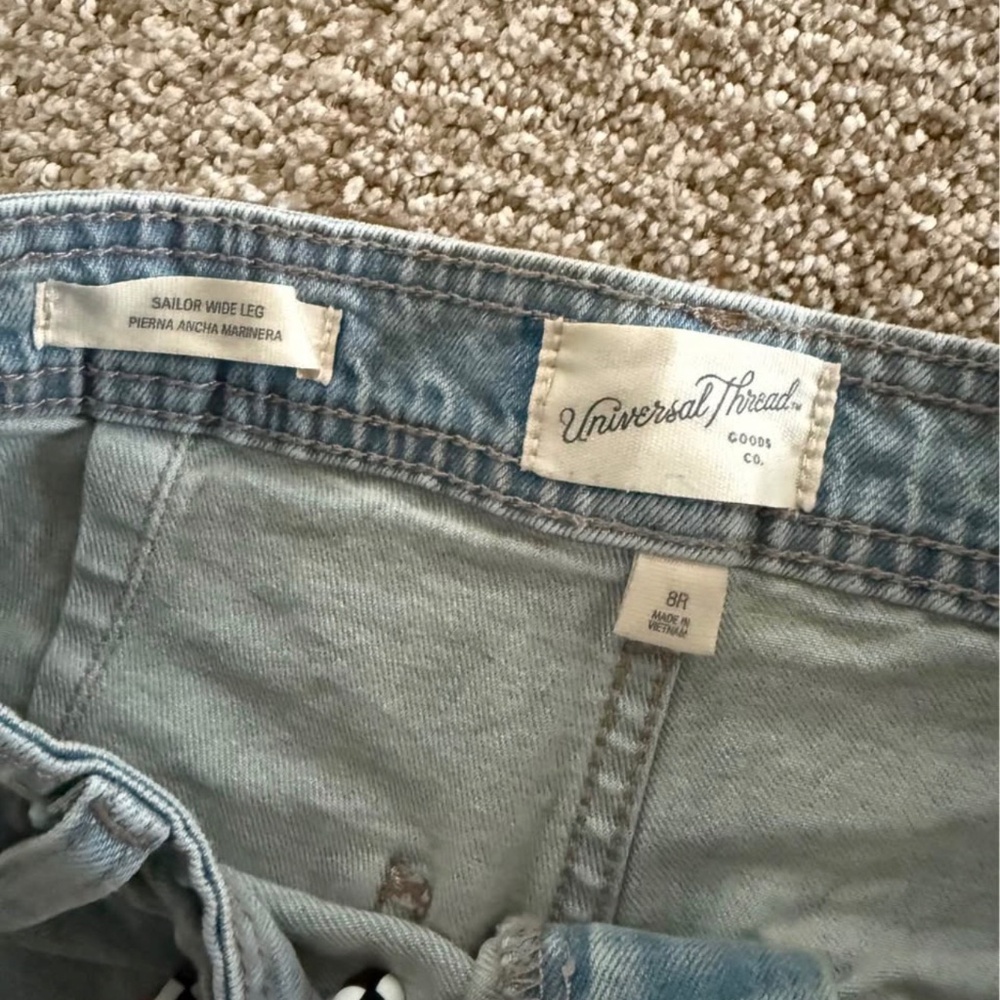 Universal Thread Jeans! Size 8!